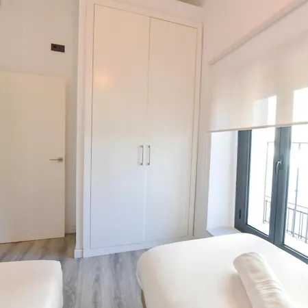 New! Penthouse With 2 Private Terraces